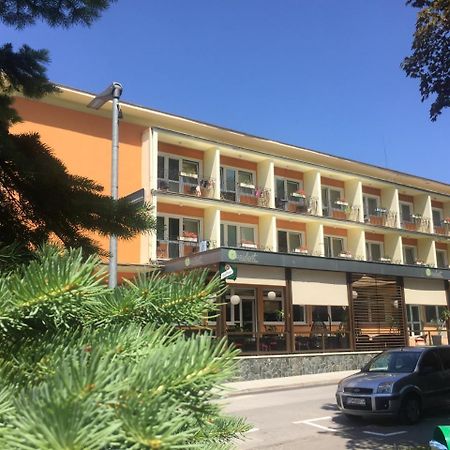 Hotel Rezident Turcianske Teplice Exterior photo